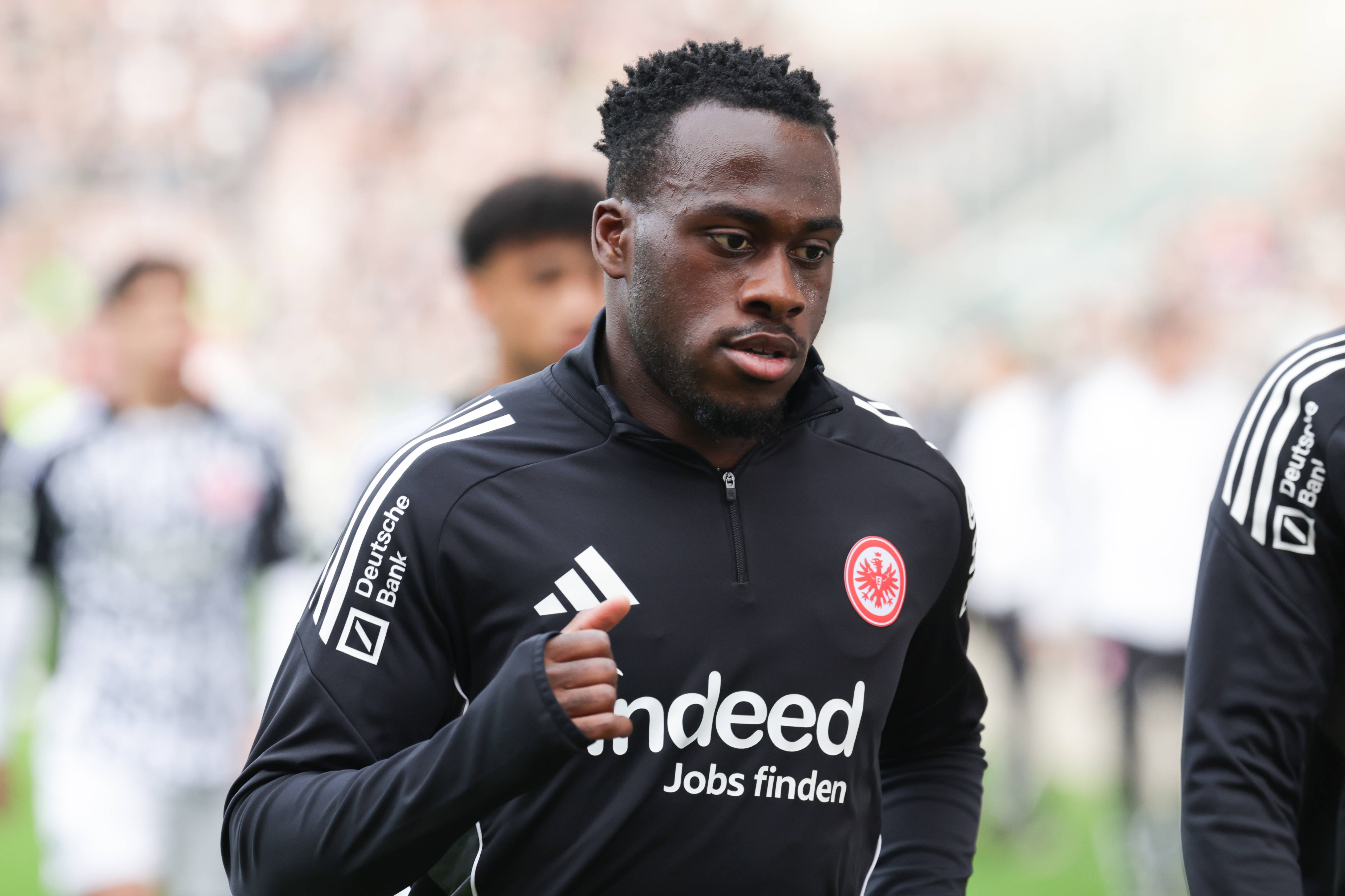 天天盈球足球比分-图片报:法兰克福欲买断卡利穆恩多,计划出售布朗和柯林斯